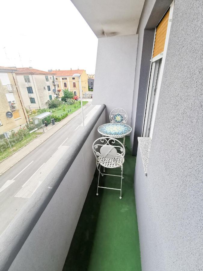 Sea Star Apartment Pula Exteriör bild